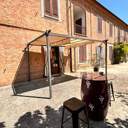 Indipendente Con Sauna Infrarossi In Cascina Calosso