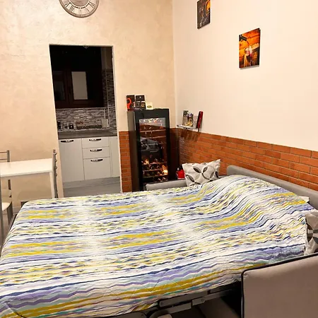 Indipendente Con Sauna Infrarossi In Cascina Calosso