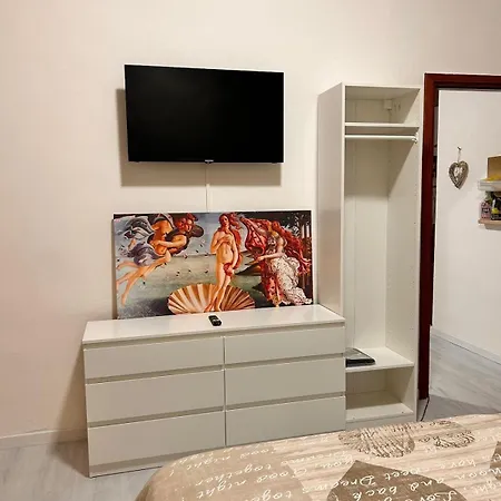 Indipendente Con Sauna Infrarossi In Cascina Calosso